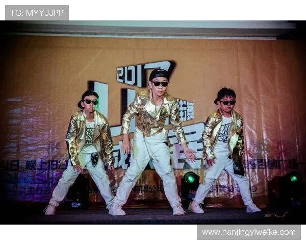 深圳街舞队实力引发热议观众与专家的激烈观点碰撞